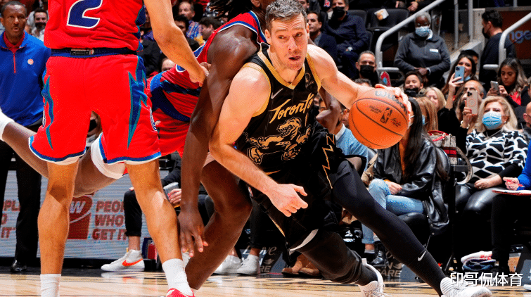 詹俊：皇马法国双后腰难令人满意 枪手完美欧冠代表作.