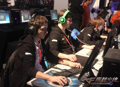 迫对手中距 迫对手中距